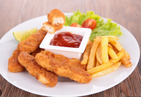 PRATO- FILÉ DE FRANGO EMPANADO+BATATA RUSTICA+SALADA